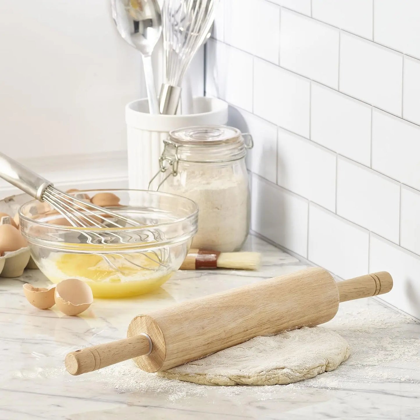 Classic Wood Rolling Pin, 18-Inch Hardwood Dough Roller for Baking Pizza, Pies, Pastry and Cookies, Ergonomic Handles, Kitchen E
