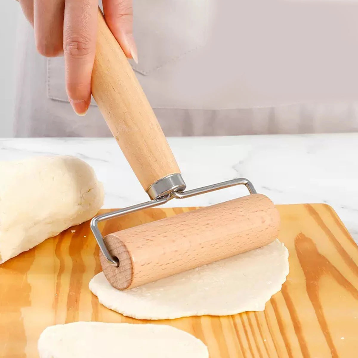 1PC Rolling pin; wooden baking; crushed nuts; pancakes; biscuits; kitchen utensils for baking cakes and pizza