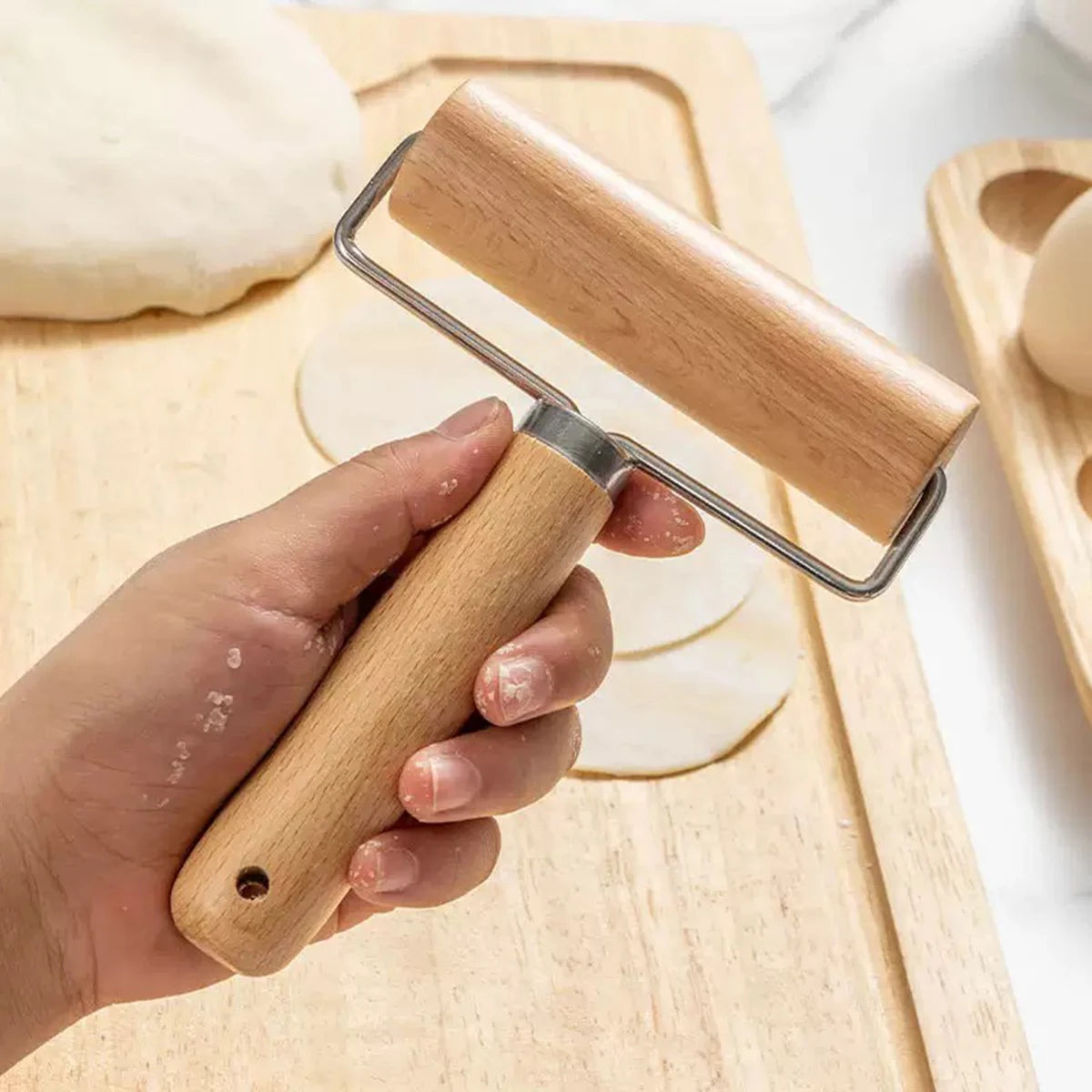 1PC Rolling pin; wooden baking; crushed nuts; pancakes; biscuits; kitchen utensils for baking cakes and pizza